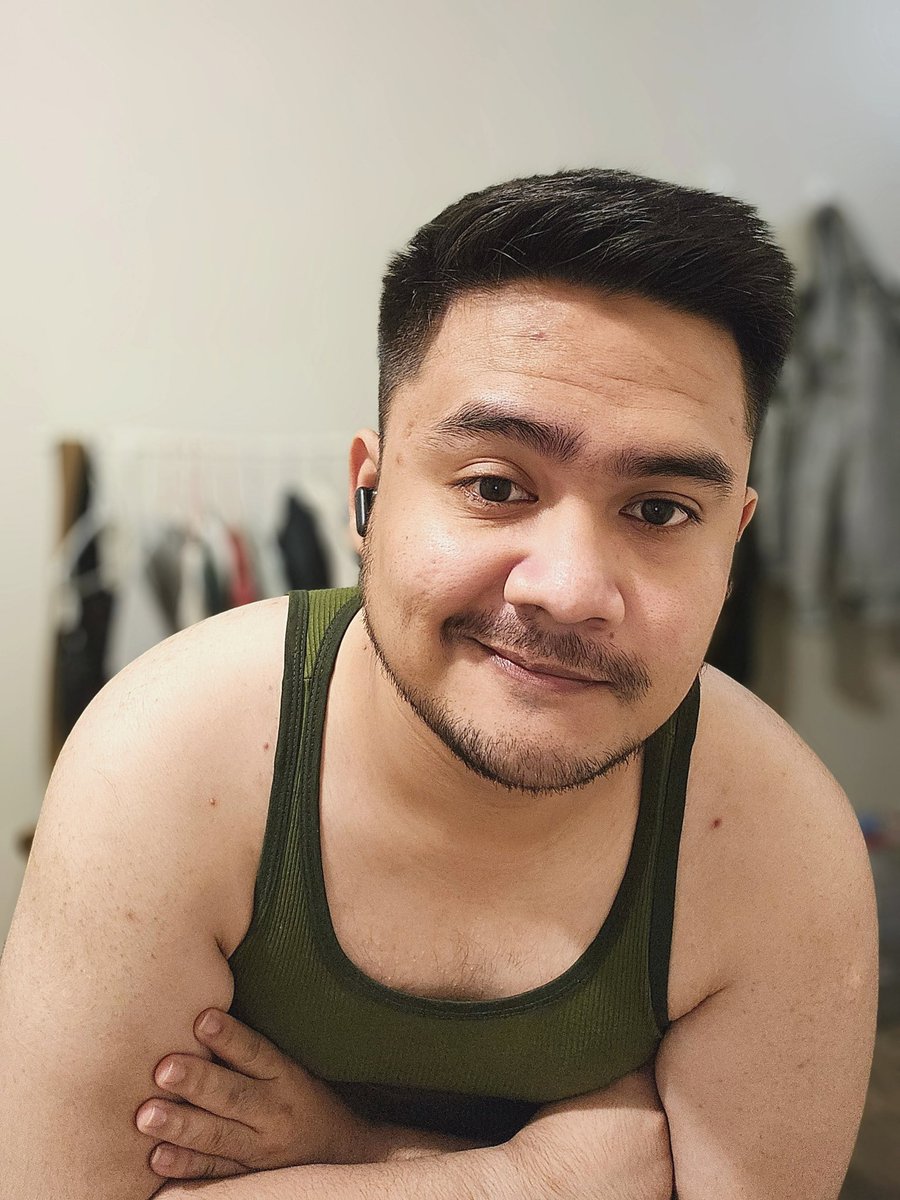[BOYFRIEND APPLICATION]

Name : Rule
Age : 32
Occupation : Pharmacist
Domicile : Jakarta Timur
Zodiac : Cancer
Height : 168
Hoby : gaming, eat, jalan dan hunting tempat/barang lucu.
Fun Fact : needy, cukup wibu, kalau stress suka keliling transum-an☺️