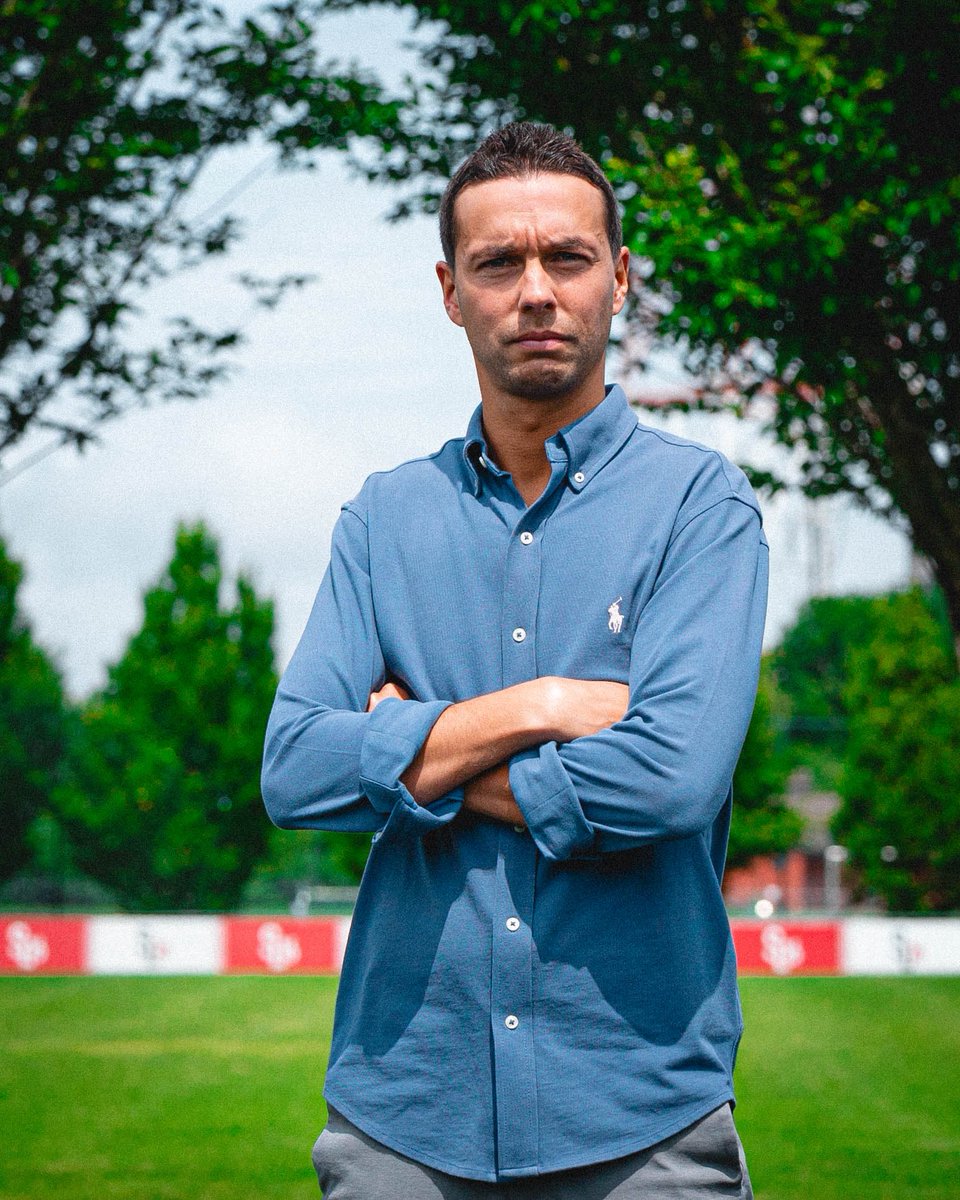 Hicham El Alaoui est de retour au SL16 Football Campus. Plus d’infos → standard.be/fr/news/hicham… 🔍

#SL16 #RSCL #COYR 🔴⚪️