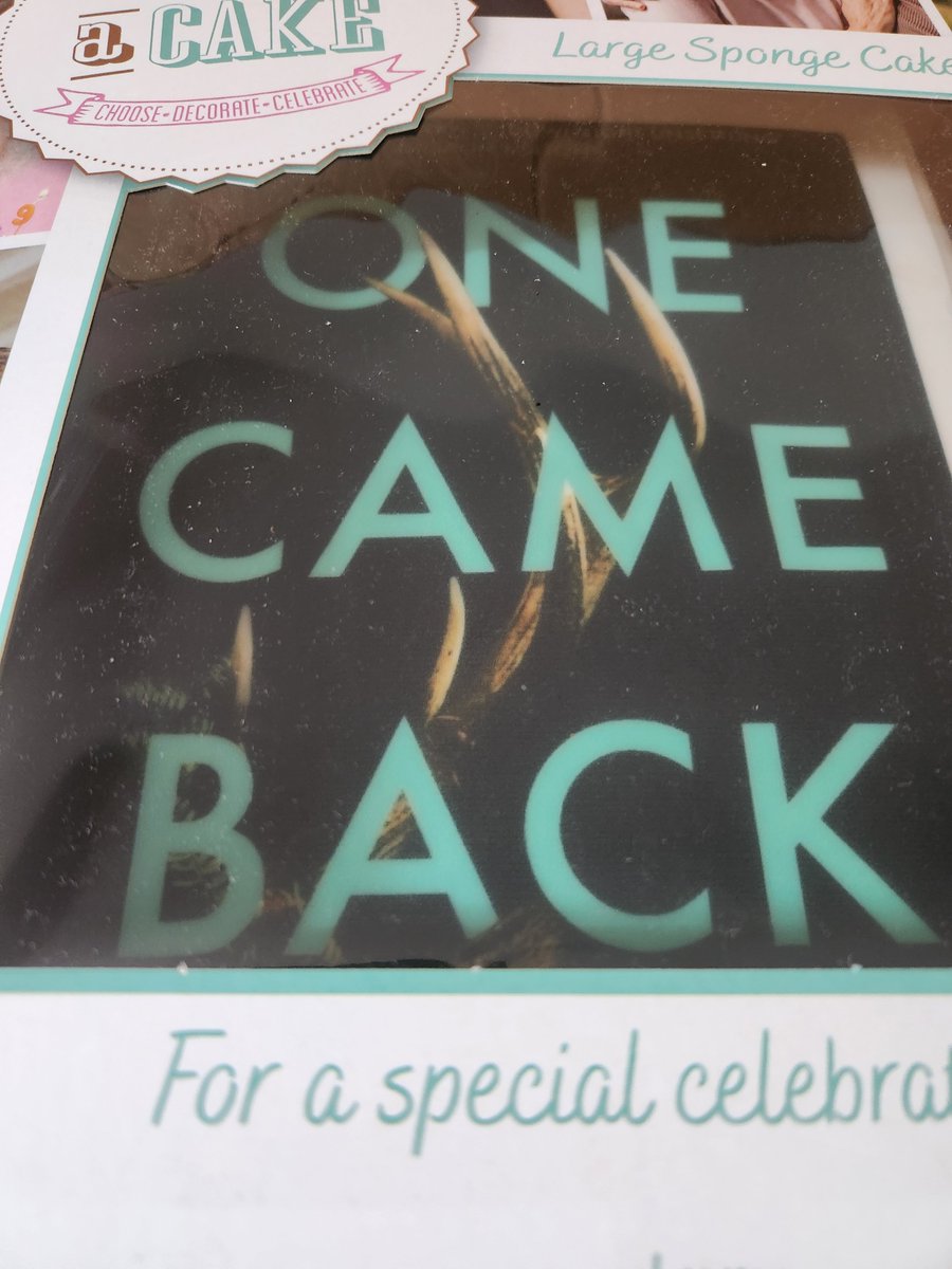 A sneak peak at the book cake for my book launch tonight! Join us: goldenharebooks.com/products/one-c…

#booklaunch #debutnovel #edinburgh