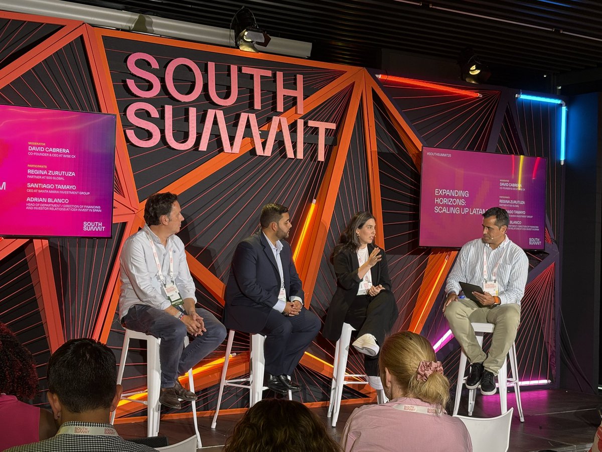 ¡Nuestras #WayraStartups están a tope en <a href="/south_summit/">South Summit</a>! David Cabrera, CEO de <a href="/wisecx_ai/">Wise CX</a> modera una mesa redonda en #SandboxStage sobre escalabilidad en LATAM 🙌🏼 #WayraSouthSummit25 #innovacion #startups