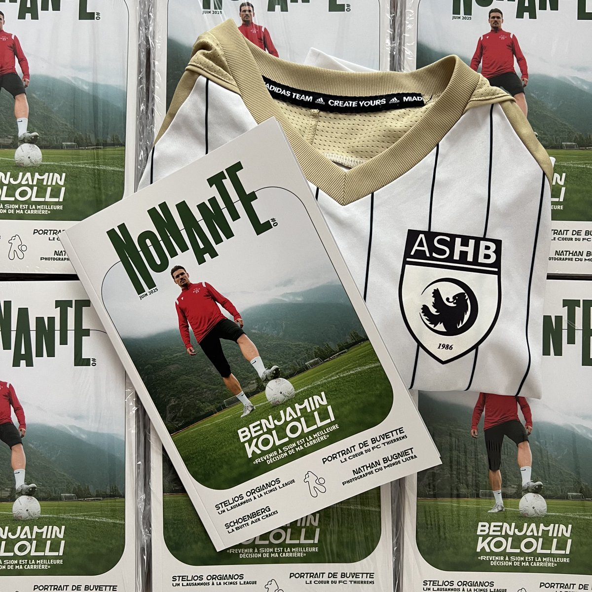 Les magazines sont arrivés (et ils sont très beaux 😻). Tout bientôt dans vos boîtes à lait!  

L'heureux gagnant du magnifique maillot couleur sable de <a href="/ashautebroye/">AS Haute-Broye</a> sera contacté au plus vite.   

Si vous n’avez pas encore commandé votre exemplaire, le lien est en bio!