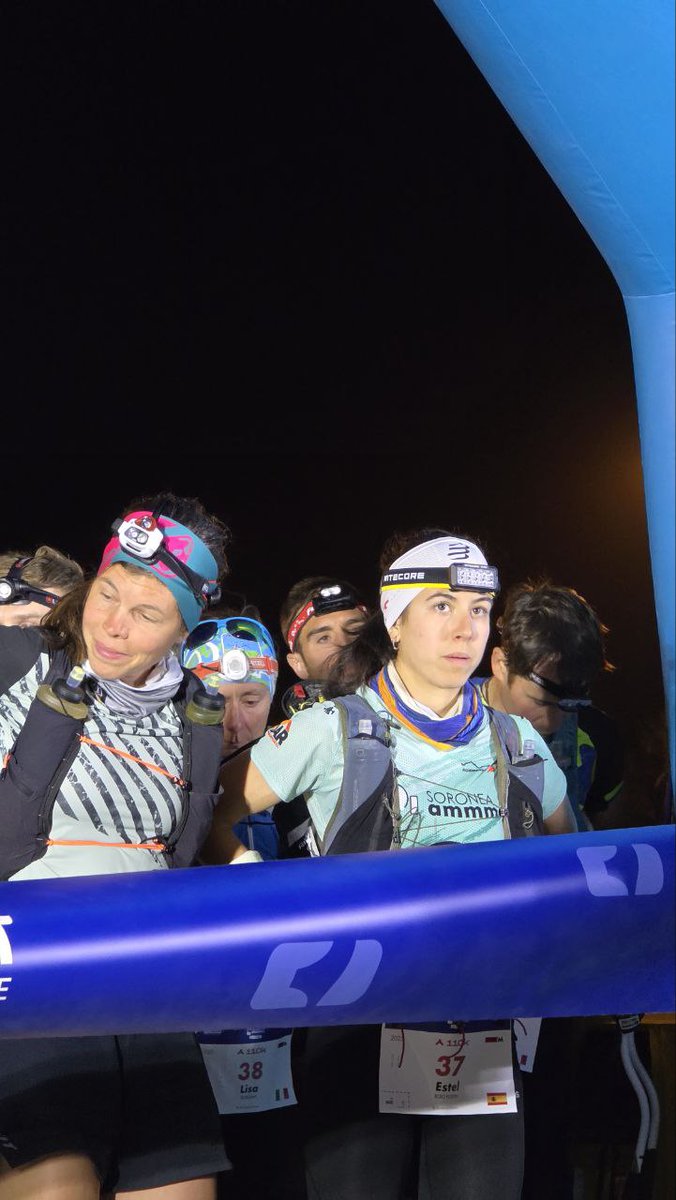 Ahí estaba Estel Roig, entre frontales encendidos y respiraciones contenidas.
¿Sabría ya que unas horas más tarde cruzaría la meta como campeona de la 110K? 📷
#TenerifeBluetrailbyUTMB #ActivaTuVida #Mágica2025 #TenerifeDespiertaEmociones