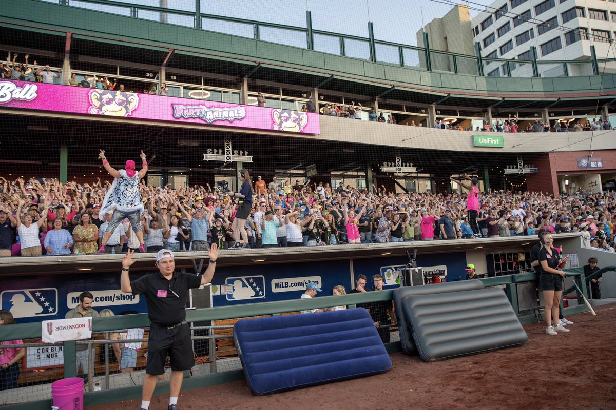 Some <a href="/BananaBall_/">Banana Ball</a> traditions got a makeover for <a href="/ThePrtyAnimals/">The Party Animals</a> ’ headliner tour but THIS tradition knows no banana bounds.

Leading the sold out crowd at <a href="/greaternvfield/">Greater Nevada Field</a> through “Hey, Baby” this past weekend in Reno.

<a href="/cityofreno/">City of Reno</a>, y’all know how to party!!
