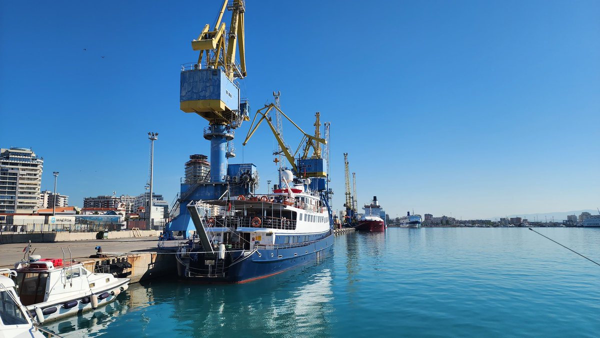 Port of Durrës tweet media