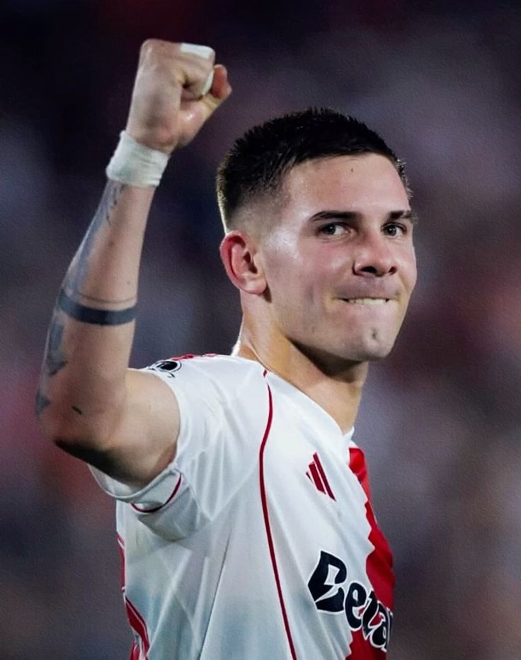 theMadridZone's tweet photo. 🚨🚨 BREAKING: Franco Mastantuono BLOCKED TALKS with PSG.

He wants Real Madrid. @MatteMoretto https://t.co/VU9sK4qvaC