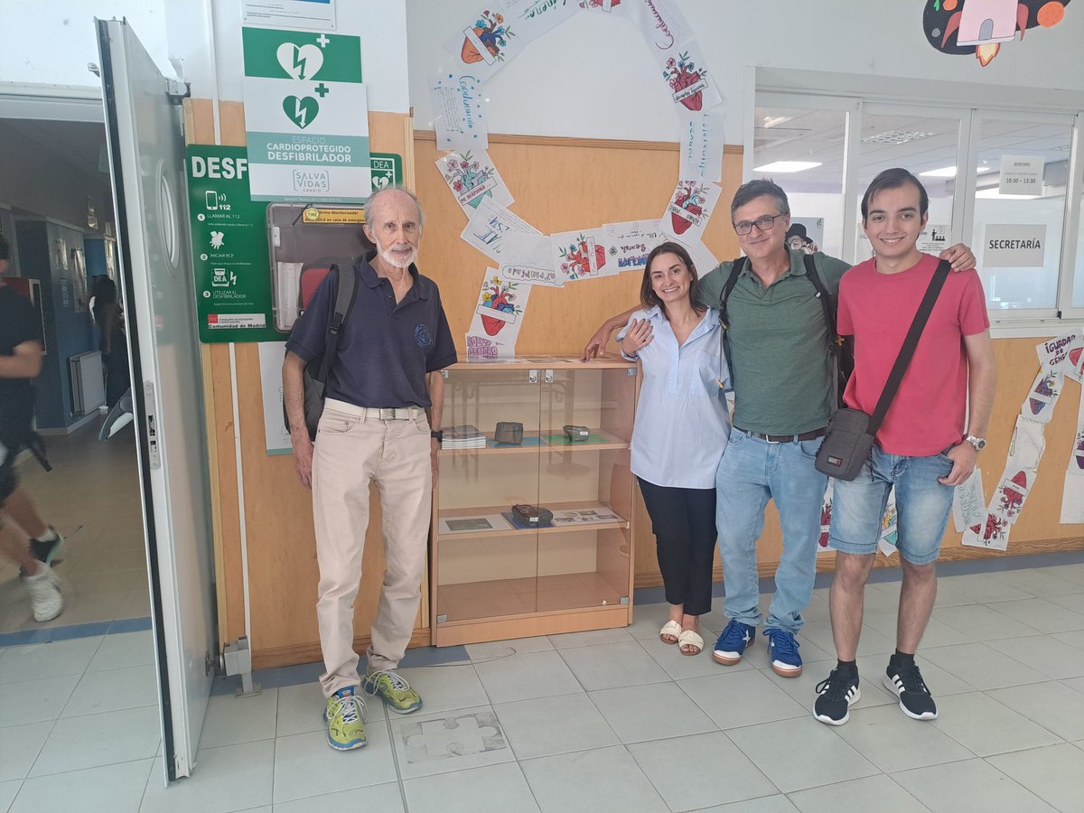 Esta mañana, en el <a href="/iesneilarmstro1/">IES Neil Armstrong</a>, los alumnos de 1º ESO han tenido la oportunidad de aprender aspectos de la Geología planetaria de Marte en la ponencia de Paco Anguita. Mil gracias por seguir promoviendo el interés y la motivación por la Ciencia!  Y por los meteoritos!