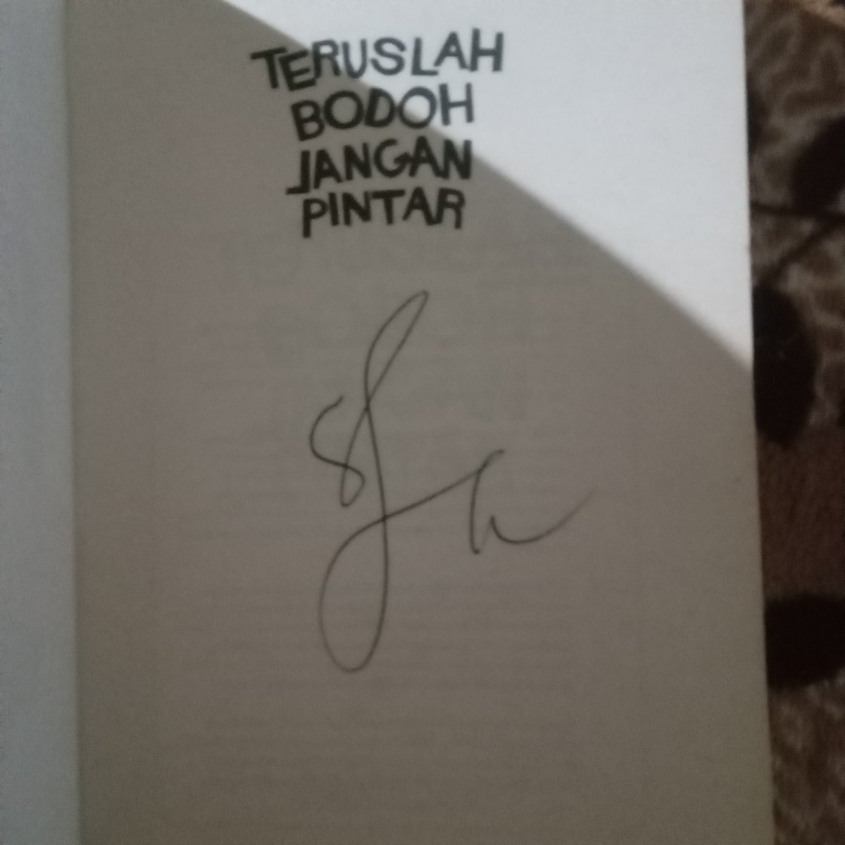 4ZHAAA's tweet photo. wts preloved novel ori

TERUSLAH BODOH JANGAN PINTAR +TTD (55k)

-co di oyen
-dom tenggarong

#zonajajan #zonauang #preloved #novel #tereliye https://t.co/SQdy3J8kTI