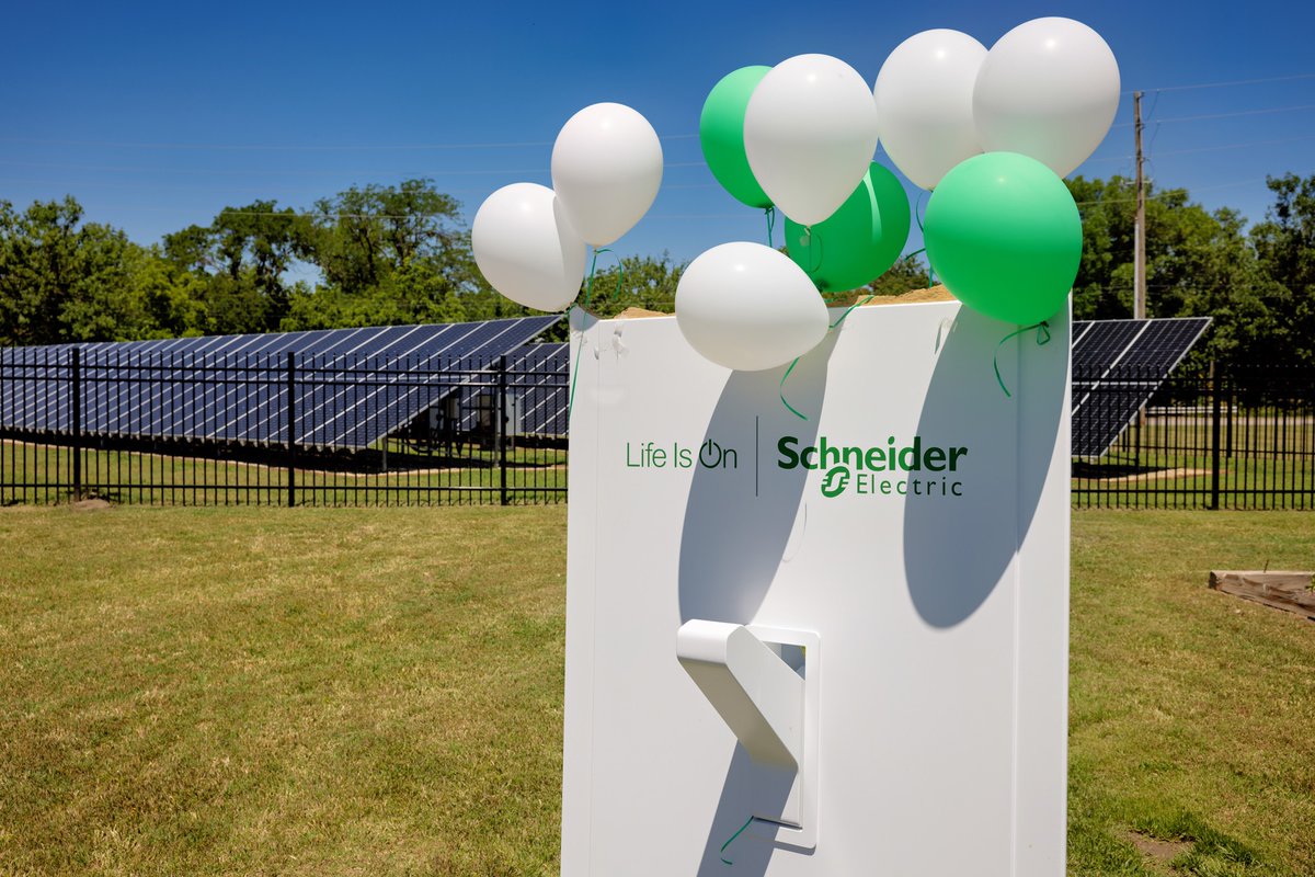So grateful to have been commissioned by Schneider Electric to capture a celebratory launch event for new solar panels at the Kenwood Cove waterpark in Salina, KS!