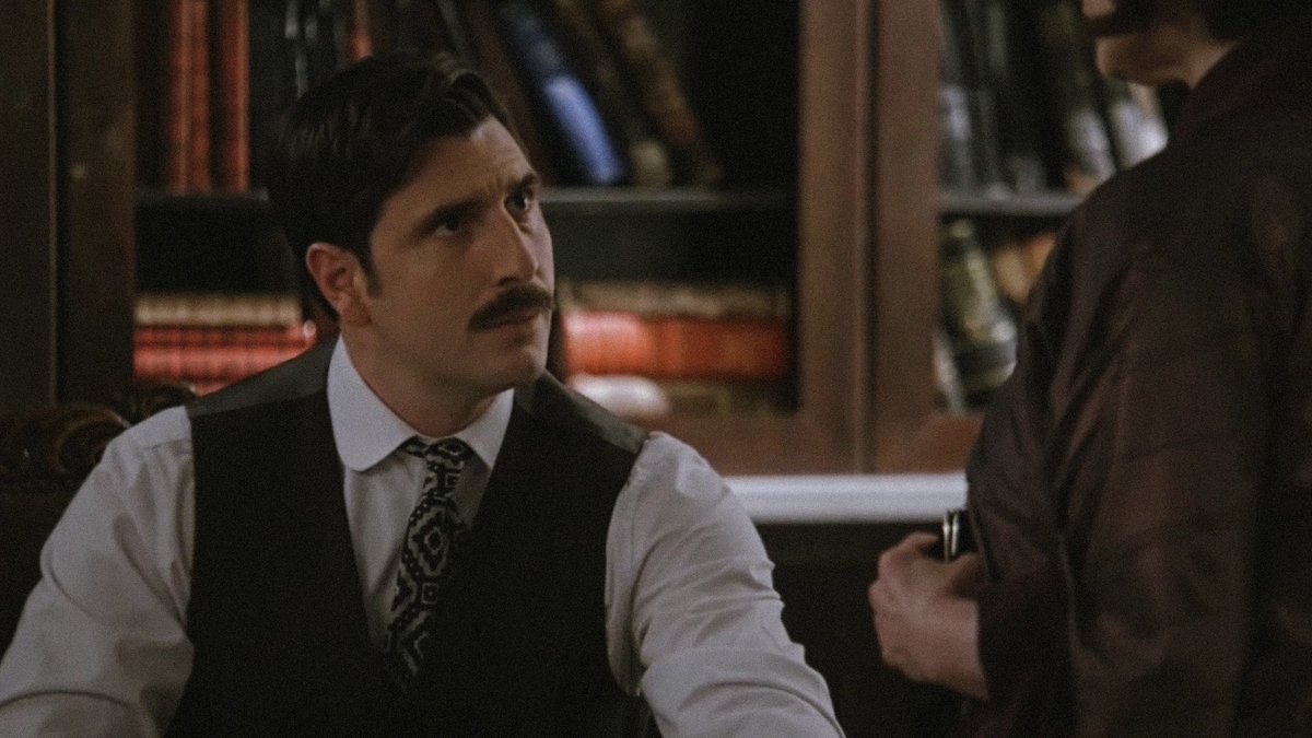 «Χθες το βράδυ δεν έγινε τίποτα»
Το κουταβισιο και λυπημένο ύφος του Ρήγα με πεθαίνει😆 Εντωμεταξύ εγώ και τους 2 αυτούς χαρακτήρες μεμονωμένα τους μισώ αλλά μαζί μου αρέσουν πάρα πολύ 🫠 Βγάζει ο ένας την καλύτερη πλευρά του άλλου!  #grandhotelplus