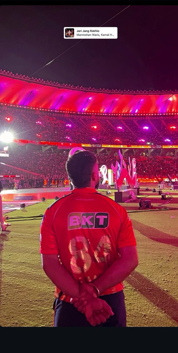 Parbh posted this pic with song

"Assi jeetange jaroor jari jang rakhiyo"
(We will win for sure keep fighting)

Love you jatta 
You earned a admirer for life