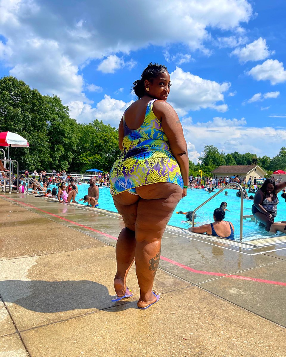 Cheeks out