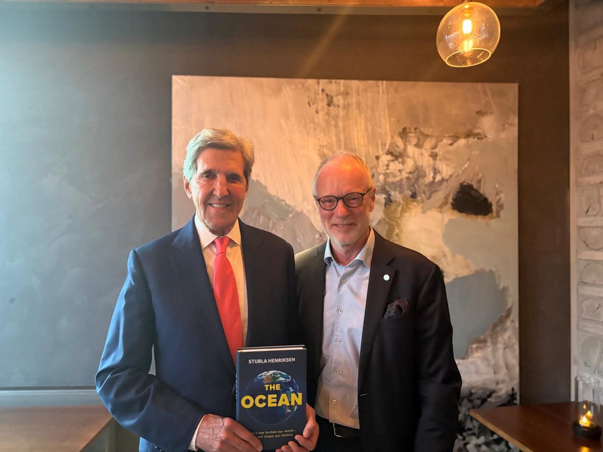 Legend Press (@legend_press) on Twitter photo Hero author <a href="/SturlaHenriksen/">Sturla Henriksen</a> meets with Fmr US State Secretary <a href="/JohnKerry/">John Kerry</a> at #norshipping2025 holding a copy of THE OCEAN hero-press.com/the-ocean #OceanOpportunities #NorShipping <a href="/NorShipping/">Pudgy Party</a>
‘Should be read by anyone who cares what happens next on our planet’ George McGavin Hero author <a href="/SturlaHenriksen/">Sturla Henriksen</a> meets with Fmr US State Secretary <a href="/JohnKerry/">John Kerry</a> at #norshipping2025 holding a copy of THE OCEAN hero-press.com/the-ocean #OceanOpportunities #NorShipping <a href="/NorShipping/">Pudgy Party</a>
‘Should be read by anyone who cares what happens next on our planet’ George McGavin