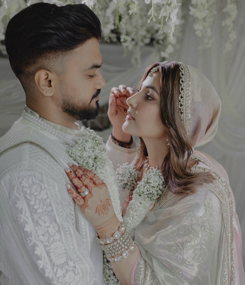 GossipsTv(GTv) (@gossipstv) on Twitter photo #HinaKhan gets married to longtime boyfriend Rocky Jaiswal!!
<a href="/GossipsTv/">GossipsTv(GTv)</a> #RockyJaiswal #HinaKhan gets married to longtime boyfriend Rocky Jaiswal!!
<a href="/GossipsTv/">GossipsTv(GTv)</a> #RockyJaiswal