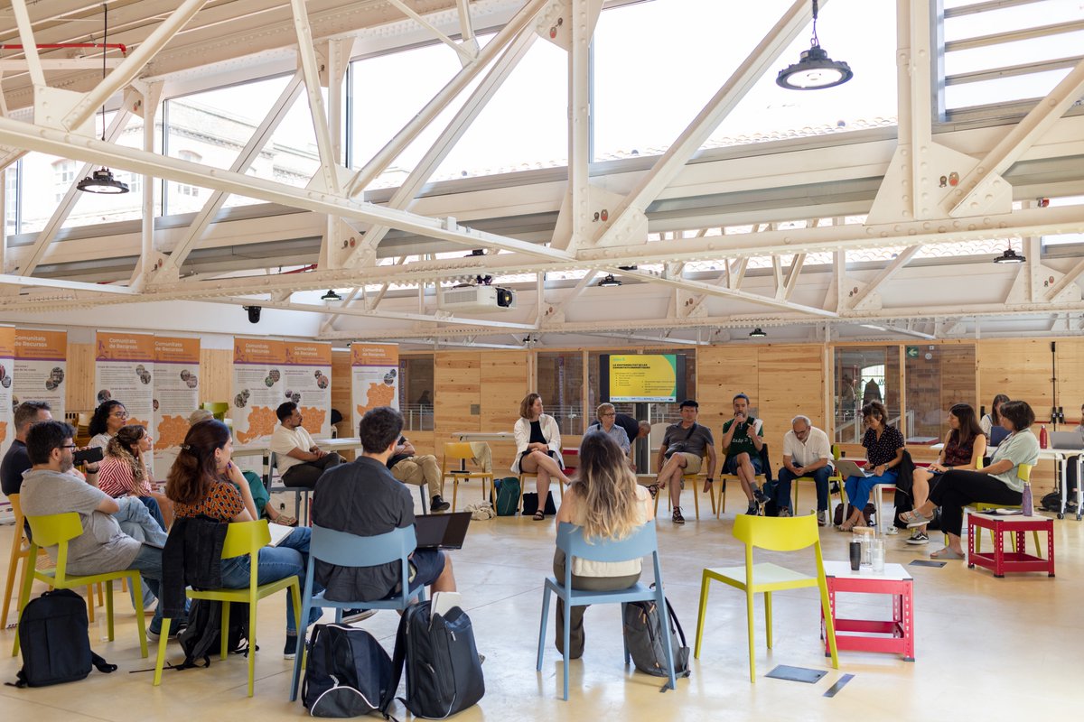 🌱Hem arrencat el dia debatent sobre la sostenibilitat de les comunitats energètiques.
Governança, finançament, impacte social i ambiental amb veus del territori:
🔸 Som Comunitats
🔸 Batec
🔸 CE La Bordeta + Societat Orgànica
🔸 CE Nou Barris
🔸 CE Vilanova

#SetmanaEnergiaCoop