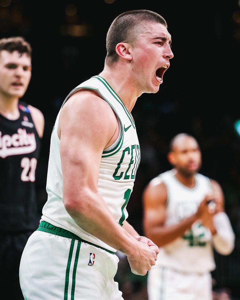 ✅ NBA-record 246 3PM off the bench
✅ 2nd-most 3PM in a season in team history
✅ Only bench player to score 1K points
✅ Only bench player to record 2K minutes
✅ Led all bench players in plus/minus (+428)

Sixth Man for a reason 😤