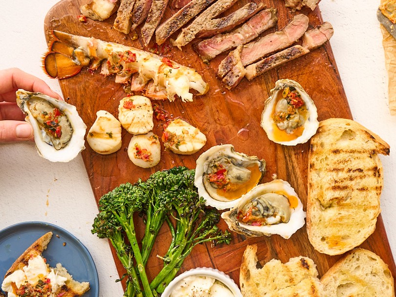 homemadeislive's tweet photo. This is the backyard dinner party that dreams are made of! Surf and Turf with Calabrian Chili Butter 🌶️

Join us TODAY for this hands-on Youtube Live class. Thick-cut dry-aged ribeye and flame-kissed shellfish drizzled with Calabrian chili butter, paired with creamy burrata, charred broccolini, and grilled bread to soak up every bold, buttery bite. What's not to love!

📅 11am PT, Wednesday 6/4
🎥 Live streaming & interactive
🔗 https://t.co/PdjZxsB5tZ