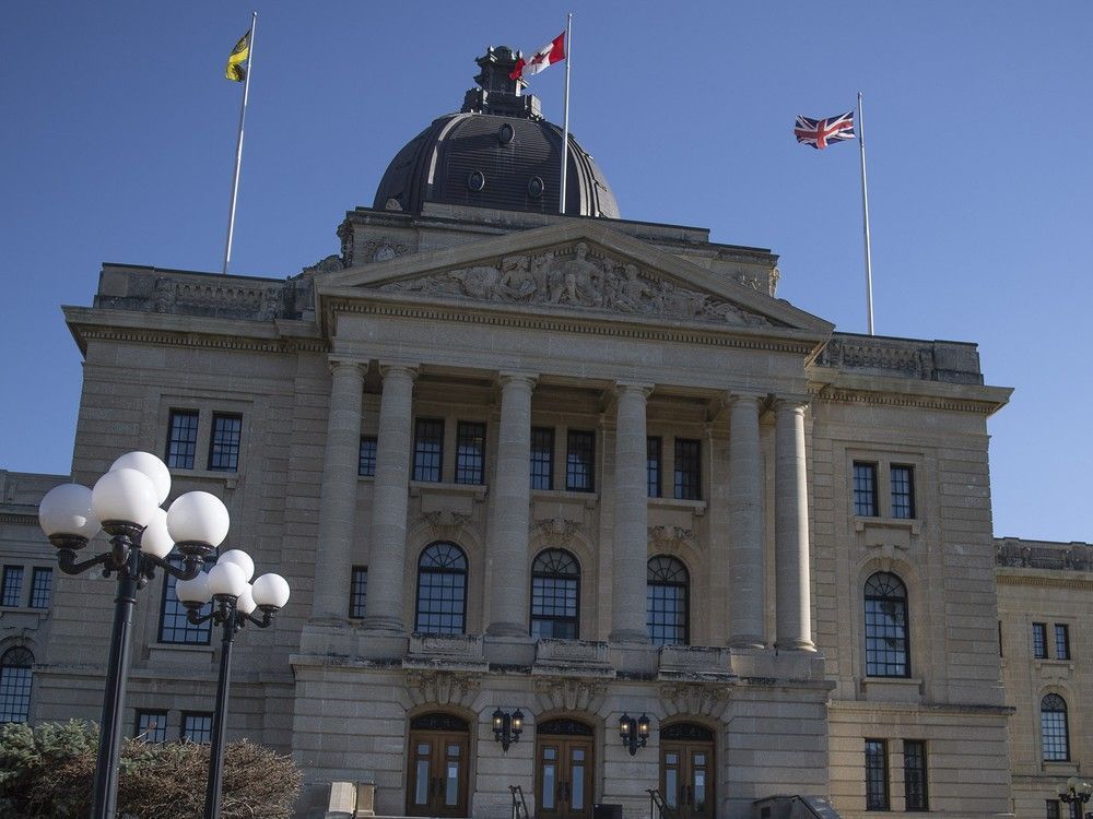 Saskatchewan auditor finds eight independent religious school teachers 'did not graduate high school' bit.ly/45EV38d