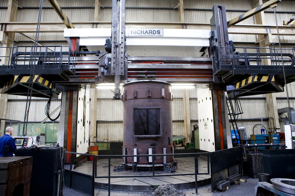TeesComponents's tweet image. Our Kearns Richards 22&quot; Vertical Borer is the largest in our family of CNC VBs

Key features include:
🔹6M Ø Table
🔹Swing: 6.8m Ø
🔹Height: 4.4m
🔹Table Capacity: 90 tonnes
🔹NUM CNC Control
🔹Twin Ram

#cncverticalborer #PrecisionTurning #CNCVerticalBoring #CNCTurning

[2/5]