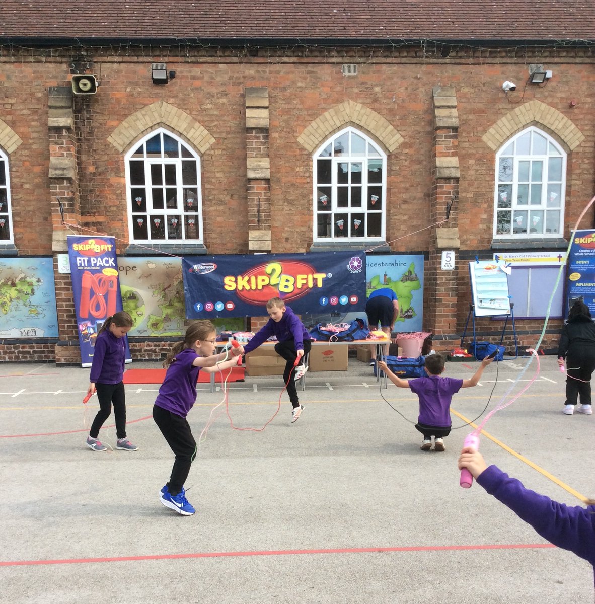 Gaudi class skipping challenge <a href="/skip2bfit/">Skip2Bfit</a>