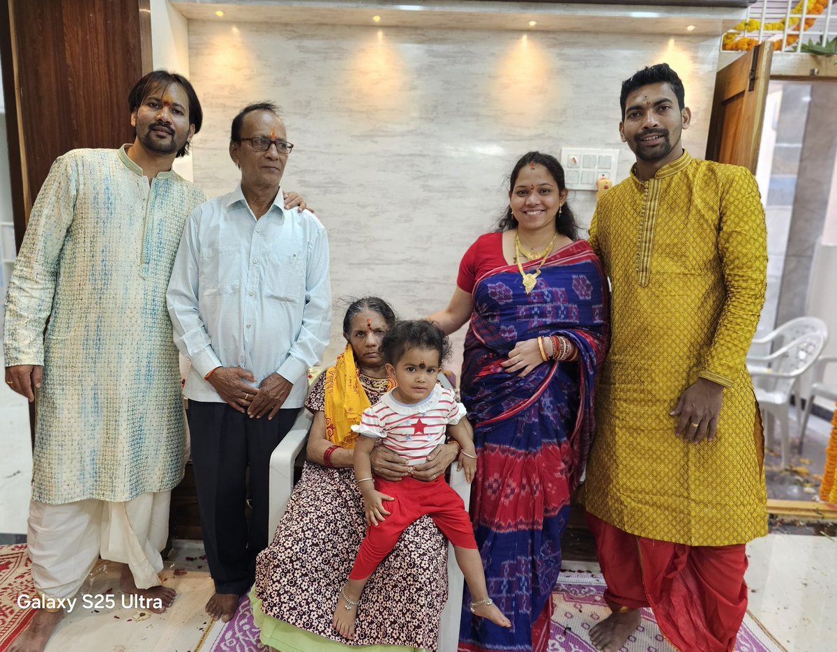 ChoudhuryBhisma's tweet photo. ନାତୁଣୀର ଶୁଭ ଜନ୍ମଦିନର ଶୁଭେଚ୍ଛା ଆଶିର୍ବାଦ କରନ୍ତୁ 🎂🎈🎈🎂 happy birthday arthisha god bless you https://t.co/Iicl7xn4IY