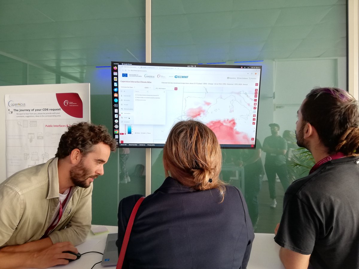 📸El Grupo de Clima está en la 8ª Asamblea Gral del Servicio de Cambio Climático de Copernicus #C3SGA25 organizada por <a href="/ECMWF/">ECMWF</a>
🌍José Manuel Gutiérrez presenta el Atlas interactivo del IPCC, Javier Díez-Sierra (IFCA) y Daniel San Martín (<a href="/predictia/">Predictia</a>) muestran el Atlas de Copernicus