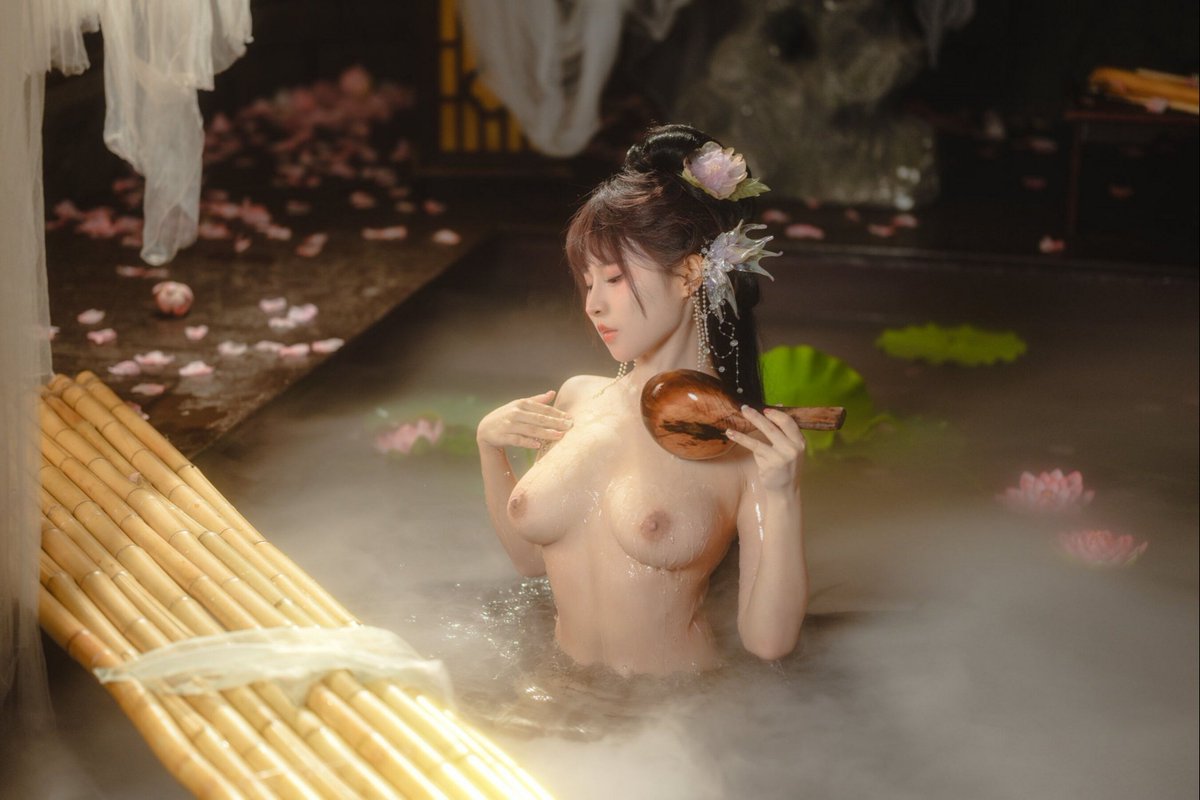 古装露出美乳，小小身材大大能量 https://t.co/eGqRcDnFsT