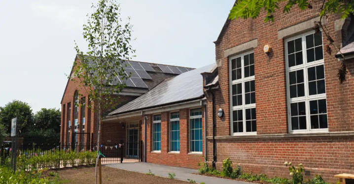 ☀️ Transforming Education with Solar Energy ☀️

🍃What Is the Solar for Schools Initiative? 
🍃 Who is Involved in Delivering It? 
🍃 and the Early Impact Of Energy Savings from the First 11 Schools.

Read our blog to find out more: zurl.co/EprJM