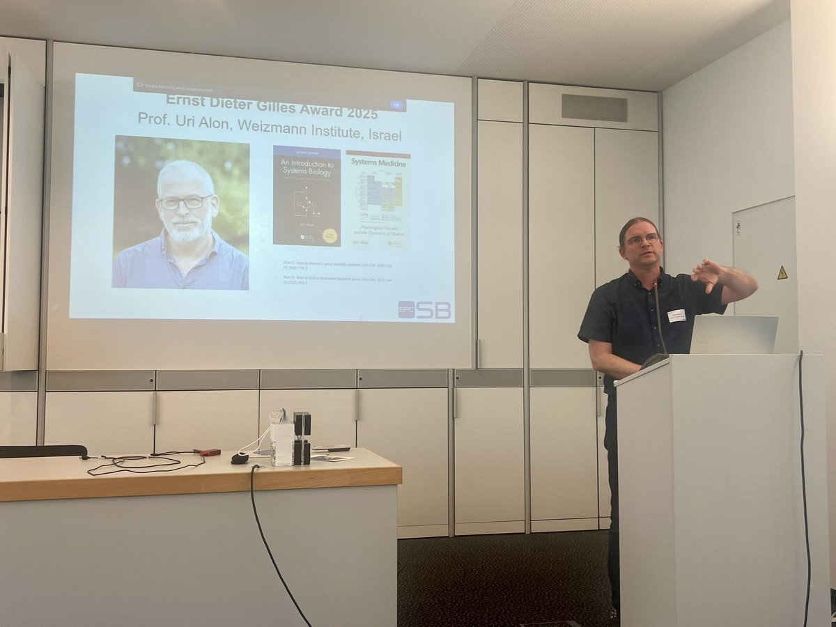 PeltzerNieves's tweet image. Amazing day of science during the #SRCSB day, closing with the #ErnstDieterGillesAward to the one and only @UriAlonWeizmann for his pioneering and outstanding contributions to #systembiology and #systemsmedicine fields
