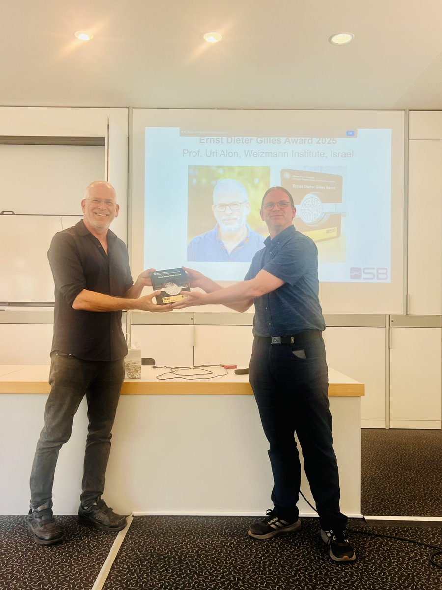 PeltzerNieves's tweet image. Amazing day of science during the #SRCSB day, closing with the #ErnstDieterGillesAward to the one and only @UriAlonWeizmann for his pioneering and outstanding contributions to #systembiology and #systemsmedicine fields