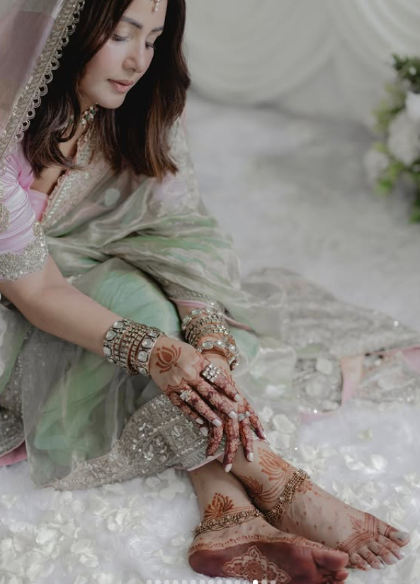 ''Congratulations to both of you !❤️
Hina you looked absolutely stunning - ekdum royal vibes !👑✨ 
so much loves and best wishes for your forver journey !
#Hinakhan