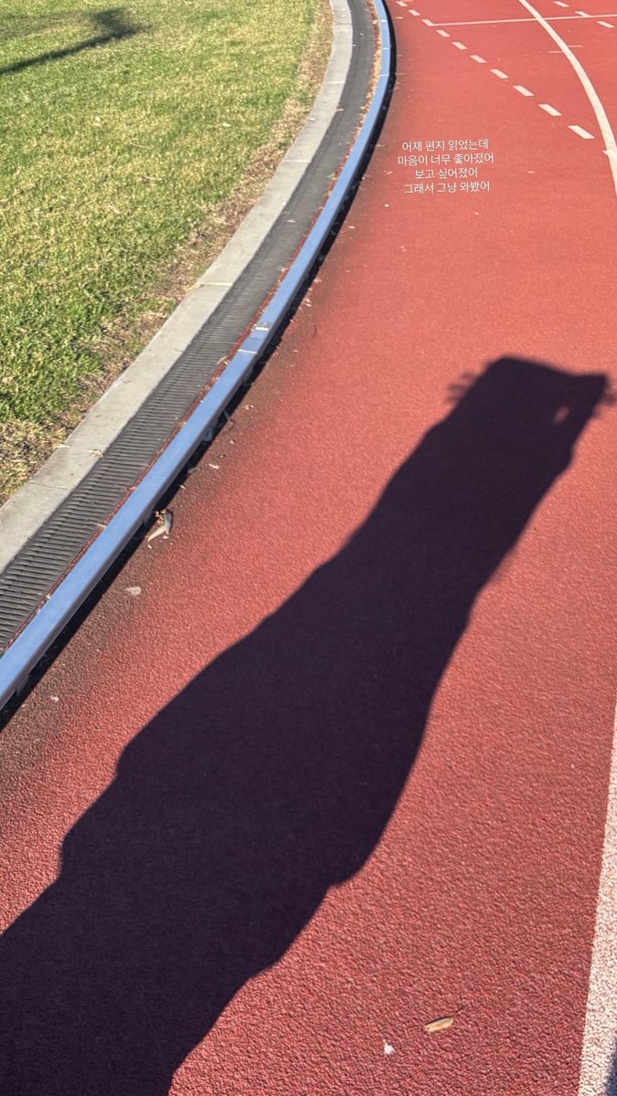 ttattabe's tweet image. 아조금도고양이가아니어서웃김
내용엔정신아픔호소