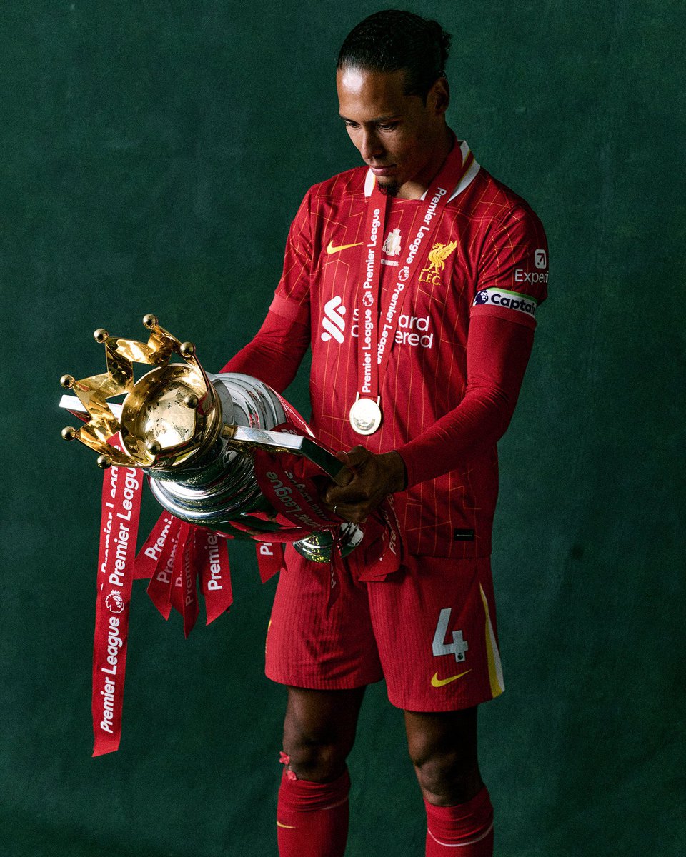 Tatapan bangga sang kapten 🥹