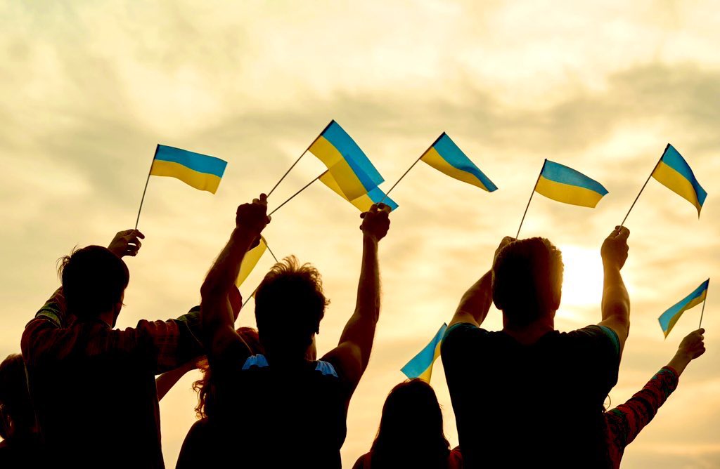 TranspareTNews's tweet image. EU Commission to extend temporary protection for Ukrainians fleeing Russian aggression until March 4, 2027, with uniform standards across EU, simplifying stay without separate international protection applications.  

#Ukraine #EU #TemporaryProtection #War #Refugees