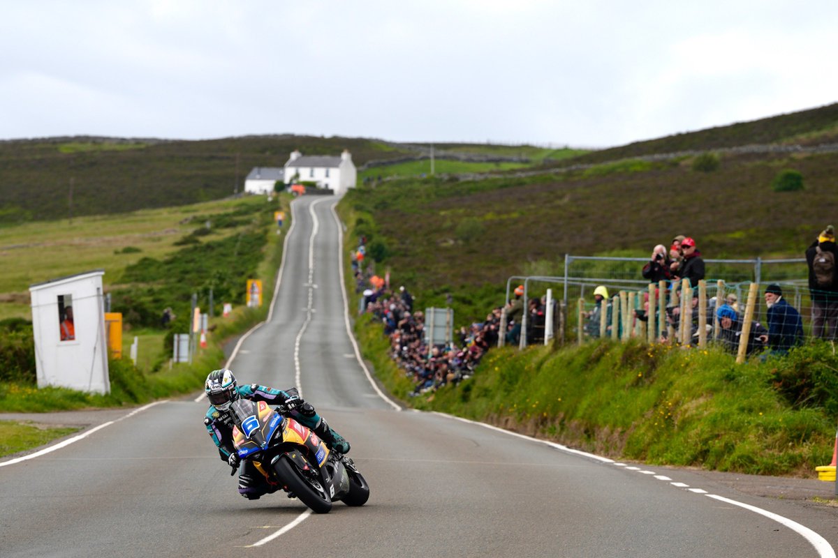 32 and counting 😳👊🏻😮‍💨🇮🇲

<a href="/M_Dunlop3/">Michael</a> takes victory in the second Supersport TT at #TT2025! Dean Harrison crosses the line second with Davey Todd rounding out the podium! ❤️

#TT #TT2025 #IsleOfManTT