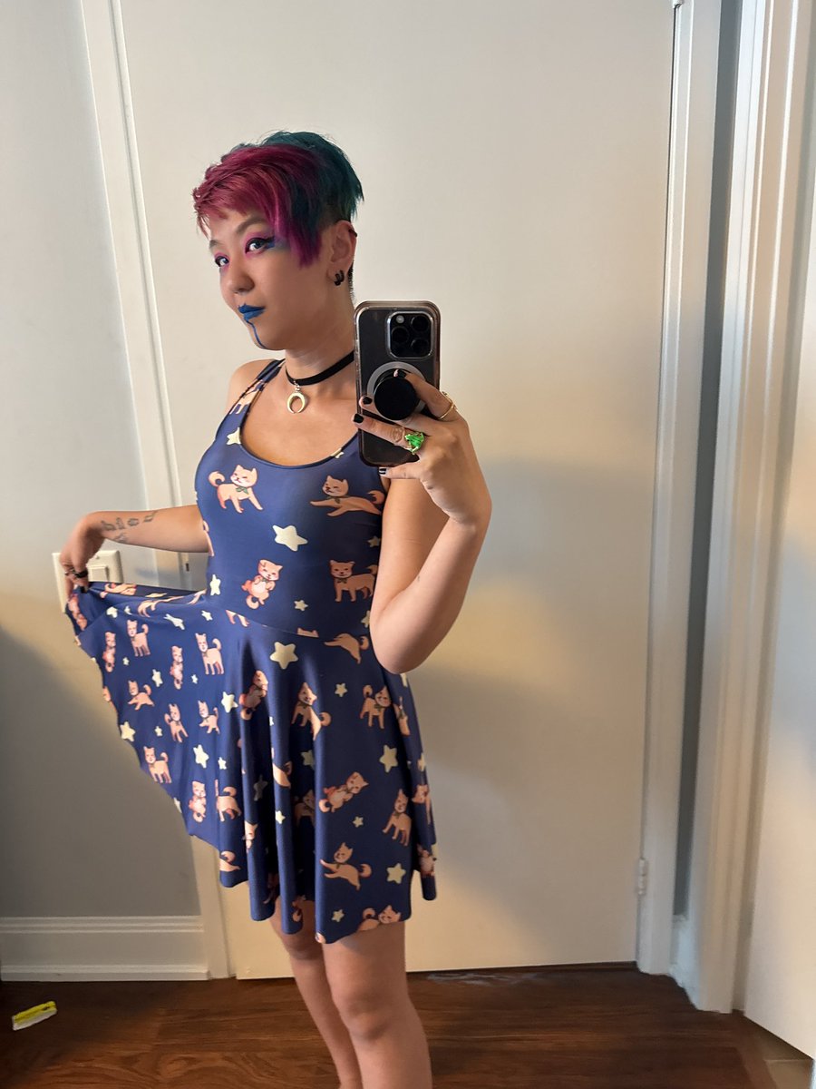 Good morning my dear tadpoles 🐸today is the day I try <a href="/DOOM/">DOOM</a> !! I’ve never played this game so tips and tricks are welcome!!🖤

I am so excited to try this game out!

Chaos  starts at 3 pm est🔥 

m.twitch.tv/vanoradarkwolf