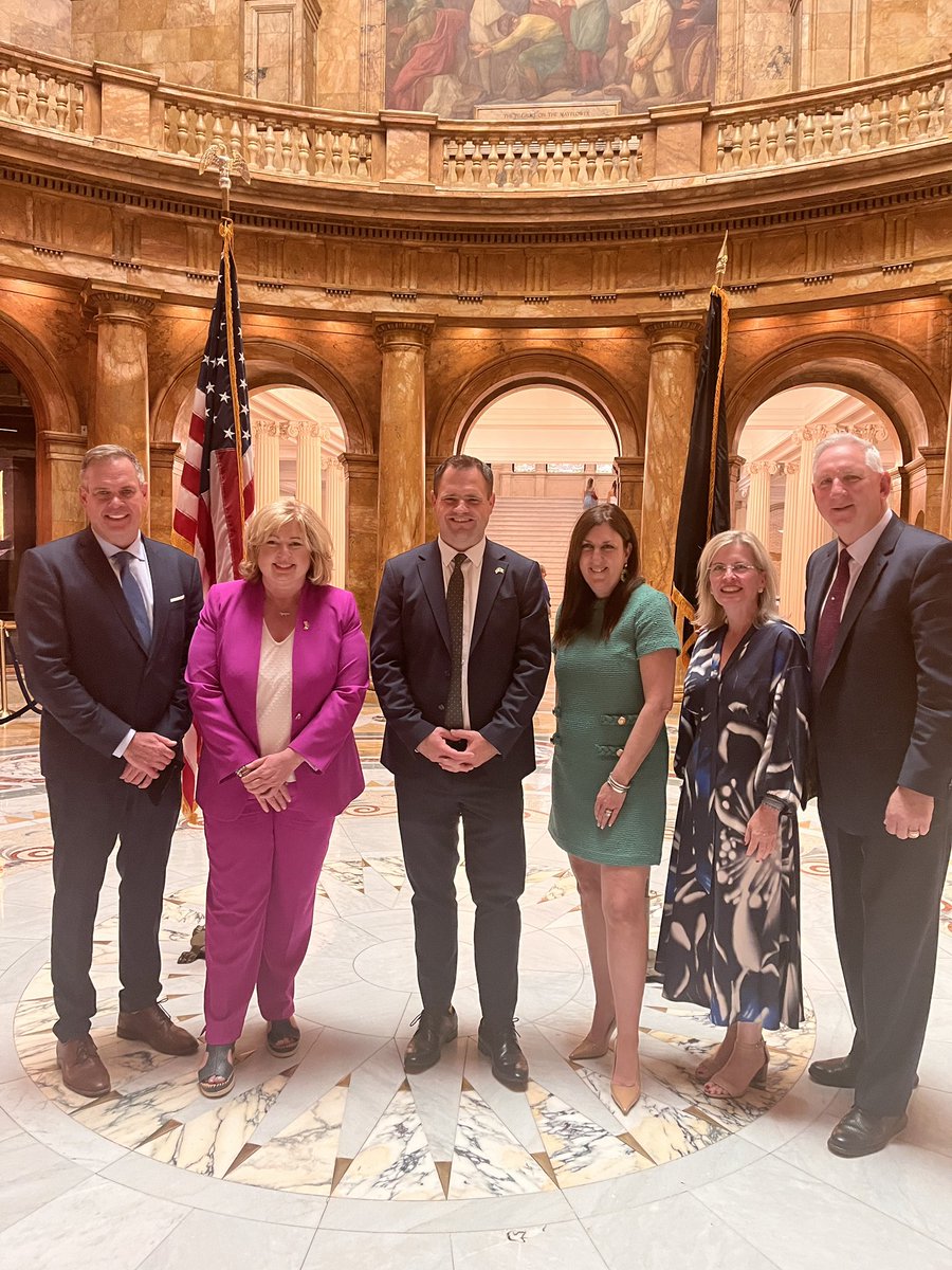 Irish Consulate Boston (@irelandboston) on Twitter photo Excellent visit by Minister <a href="/nealerichmond/">Neale Richmond</a> to the Massachusetts State House where he met with Massachusetts State Legislators Irish Caucus. Minister Richmond discussed the enduring links between MA & Ireland including our present day reciprocal economic relationship Excellent visit by Minister <a href="/nealerichmond/">Neale Richmond</a> to the Massachusetts State House where he met with Massachusetts State Legislators Irish Caucus. Minister Richmond discussed the enduring links between MA & Ireland including our present day reciprocal economic relationship