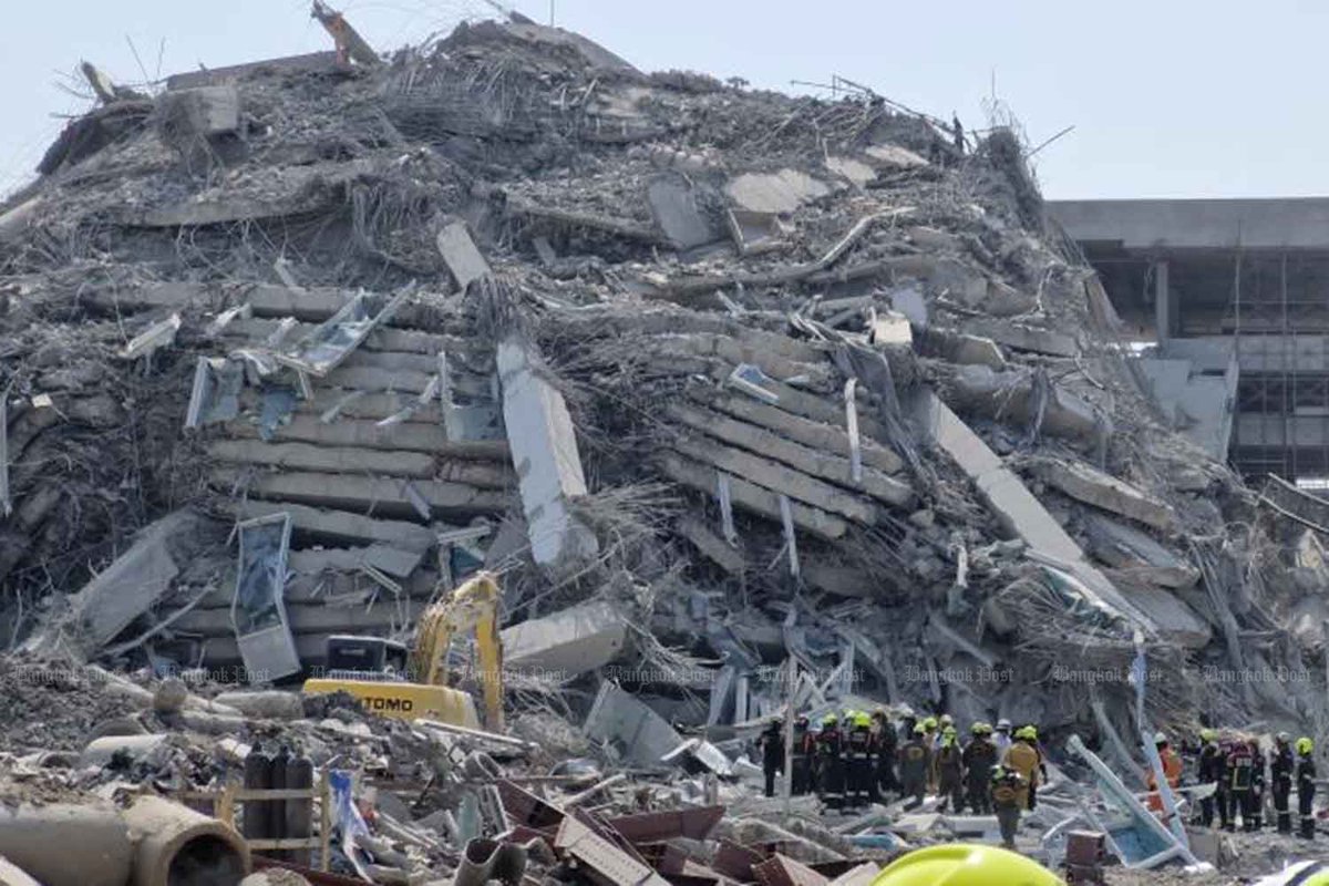 thai_tales's tweet image. Коррупция погубила жизни в Бангкоке! 💔 Обрушение башни SAO из-за халатности при строительстве привело к расследованию в отношении 70 чиновников. Виновные будут наказаны? Подробнее: bamboopost.ru/2025/06/bangko… #Таиланд #коррупция #расследование