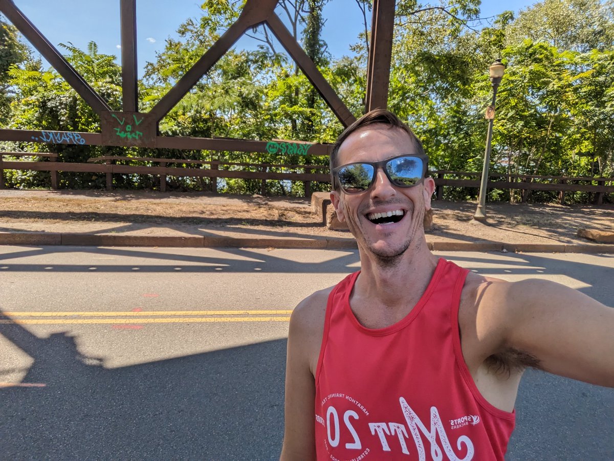 🔥 Beat the heat &amp; keep running strong! Join us Tues, June 10, for a FREE Intro to Hot Weather Running virtual class. 

👟 Tips on gear, hydration, safety &amp; more
🎤 Led by Chris Mason: 14 marathons, 8 ultras, &amp; unstoppable since 2013! 

Register today!
👉 bit.ly/hotweatherrunn…