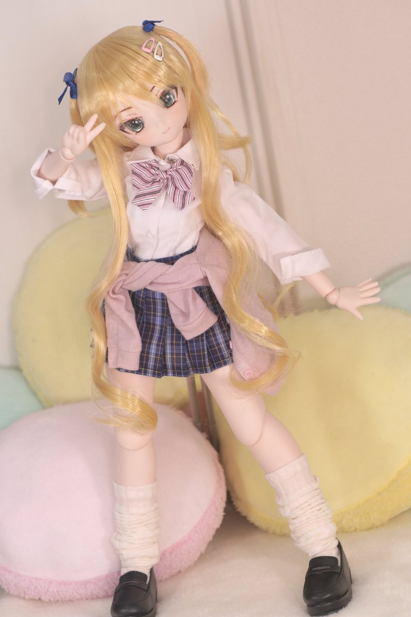 初夏も近いし、ギャルちゃんも
カーディガン腰巻きにした。
ギャルちゃん夏用のウィッグも欲しい…
ポニテの金髪欲しい…
ウェーブ付きのポニテ絶対似合いそう