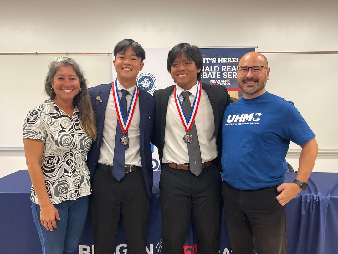 RonaldReaganEDU's tweet image. Congratulations to Jeremiah Jacinto of Baldwin High School, winner of our Ronald Reagan Debate Series competition in Hawaii! 🏆👏🌺
Kudos to runner-up Wilson Chau & all the incredible student debaters. Special thanks to our outstanding partners, including @UHMaui! #Reagan #Debate