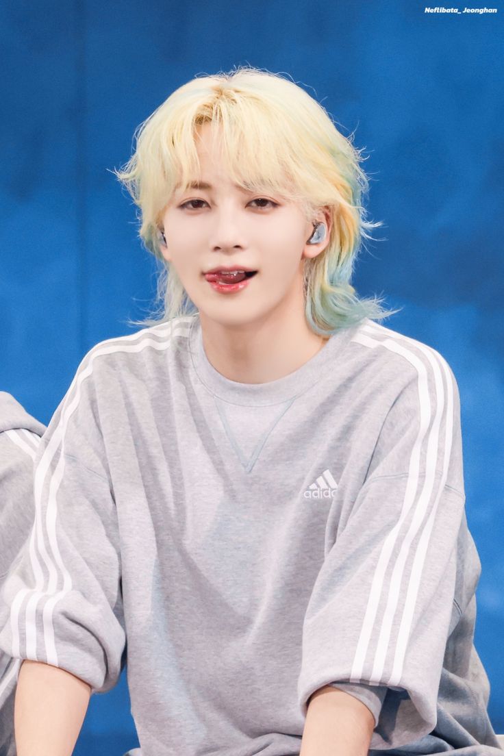 ENFP_XL's tweet image. 곧 있으면 24캐랜 윤정한이 1년전이라고?
진짜로 구라까지마