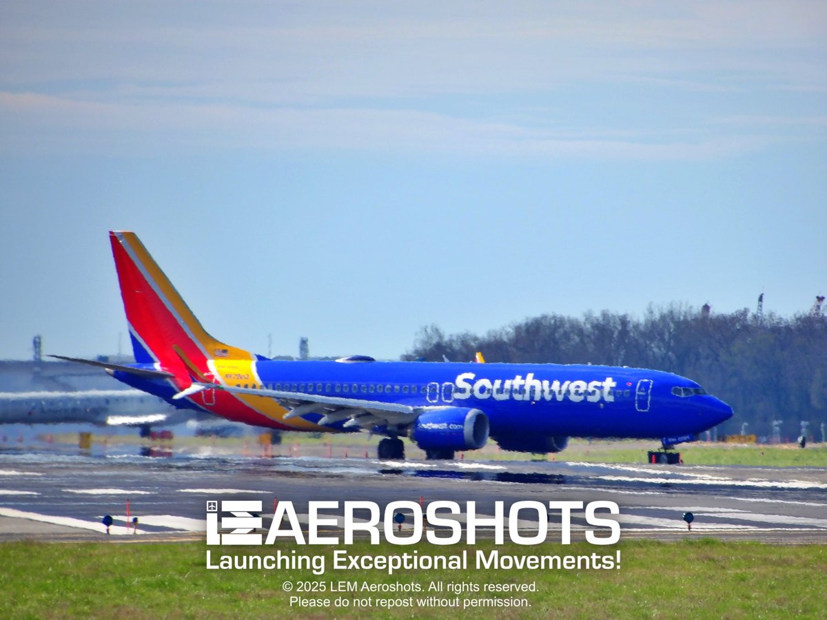 LEMAeroshots's tweet image. Love to the MAX! -LEM 😉💙❤️💛🤗

✈️ @SouthwestAir @Boeing 737 MAX 8 🎨 Heart Livery 🔢 #N8790Q 📍 DCA (@Reagan_Airport) 🛬 Runway 1 🗓️ April 4, 2024 📸 @Kodak @KodakPIXPRO AZ528

#LEMAeroshots #FlyReagan #DCA #Southwest #SouthwestHeart #Boeing737 #Boeing737MAX #Landing #TeamMWAA