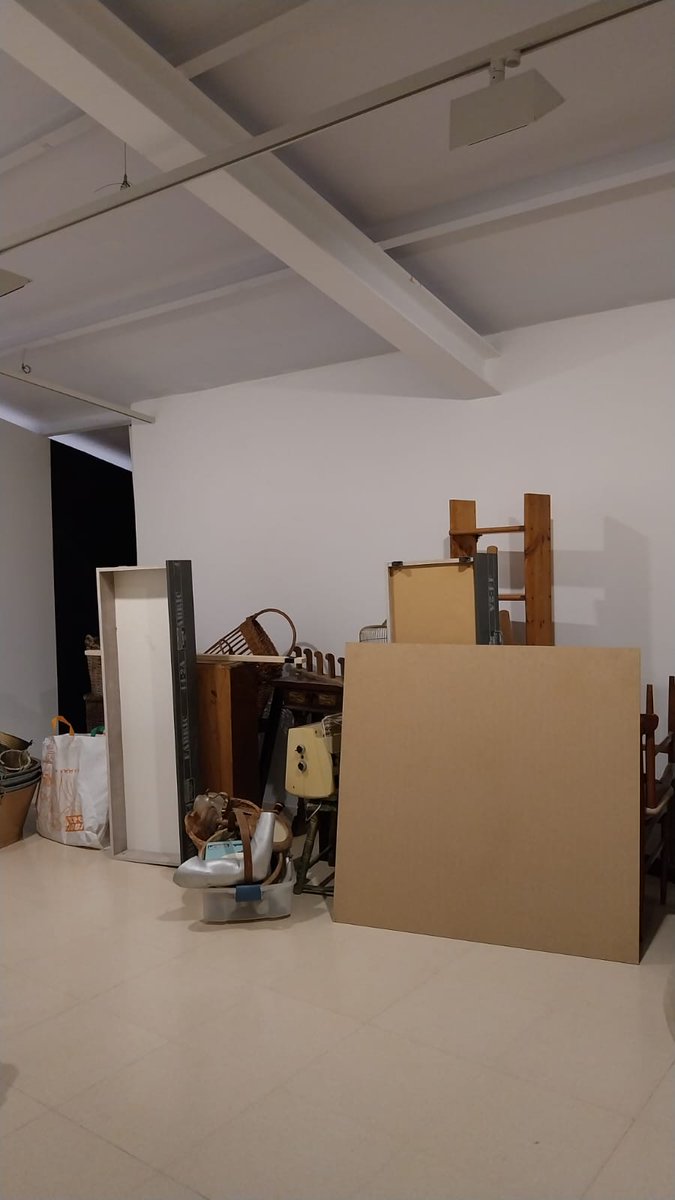 Mèdol - Centre d’Arts Contemporànies de Tarragona (@medol_tgn) on Twitter photo 🛠️ Aquesta setmana hem enllestit el muntatge de l'exposició d'<a href="/esterferrando10/">esterferrando</a> "Inventar_iar. La vida que no passa" a Les Golfes de Casa Canals. Demà al matí la presentem en roda de premsa i demà al vespre, a les 19h, inaugurem!
ℹ️ tuit.cat/4kDbx
#MèdolTGN 🛠️ Aquesta setmana hem enllestit el muntatge de l'exposició d'<a href="/esterferrando10/">esterferrando</a> "Inventar_iar. La vida que no passa" a Les Golfes de Casa Canals. Demà al matí la presentem en roda de premsa i demà al vespre, a les 19h, inaugurem!
ℹ️ tuit.cat/4kDbx
#MèdolTGN