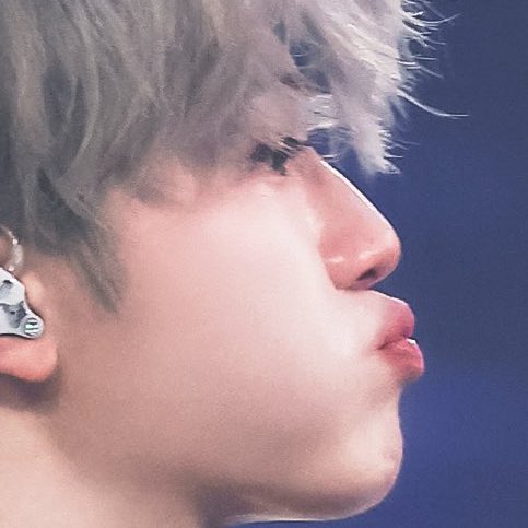 THE CHEEKS🤏🏻😭