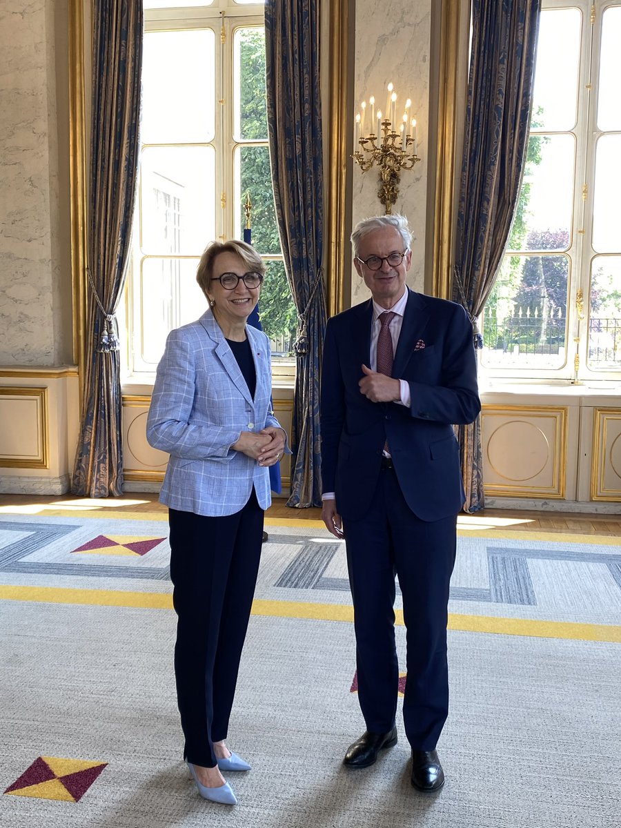 Merci Mme la Secrétaire Générale du Ministère de l’Europe et des affaires étrangères <a href="/amdescotes/">Anne-Marie Descôtes</a> pour recevoir <a href="/DanielssonEU/">Christian Danielsson</a>, Secrétaire d’Etat 🇸🇪 aux affaires européennes.

Dialogue enrichissant sur l’actualité 🇪🇺 et internationale, ainsi que nos excellentes rel bilatérales.🗣️🤝