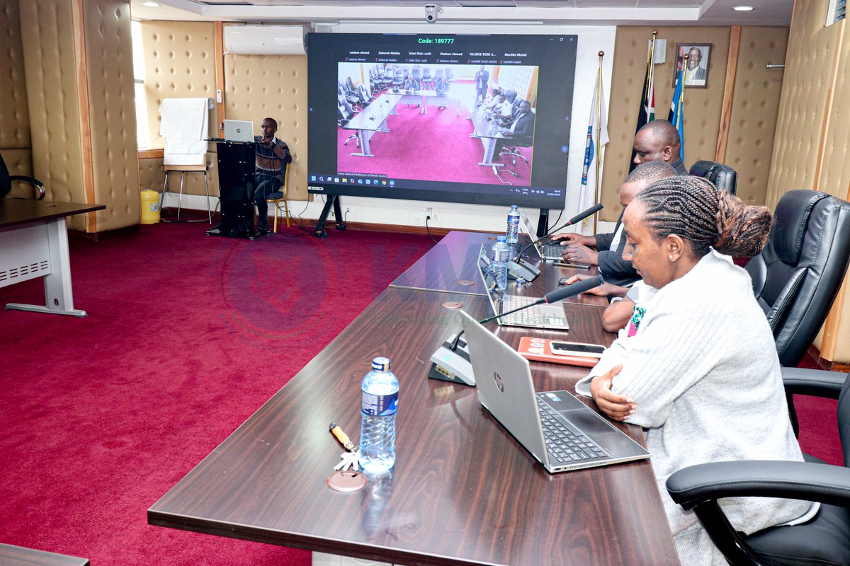 KmpdcOfficial's tweet image. Today, @KmpdcOfficial conducted the oathing and balloting exercise for newly qualified medical and dental practitioners from @KenyattaUni, Uzima University, Kenyan citizens trained from across the East African Community, and those trained from further abroad.
The ceremony, held…