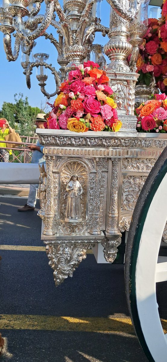 Isabel Ríos 🇪🇸 (@isaimarivent) on Twitter photo #Sevilla ✝️
#Rocío2025
Precioso detalle de la carreta del simpecado de la <a href="/HdadRociodeSev/">Hdad. Rocío de Sevilla</a>
Santa Ángela de la Cruz #Sevilla ✝️
#Rocío2025
Precioso detalle de la carreta del simpecado de la <a href="/HdadRociodeSev/">Hdad. Rocío de Sevilla</a>
Santa Ángela de la Cruz