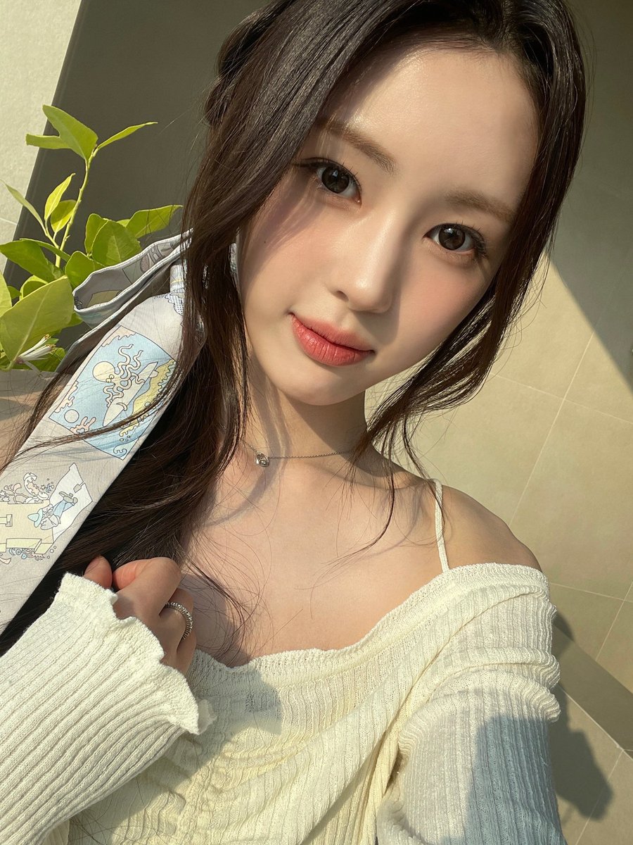 rloveuso's tweet photo. 250604 이프아이 플챗 업로드

#ifeye #이프아이
#WONHWAYEON #원화연 https://t.co/EOOci811YL