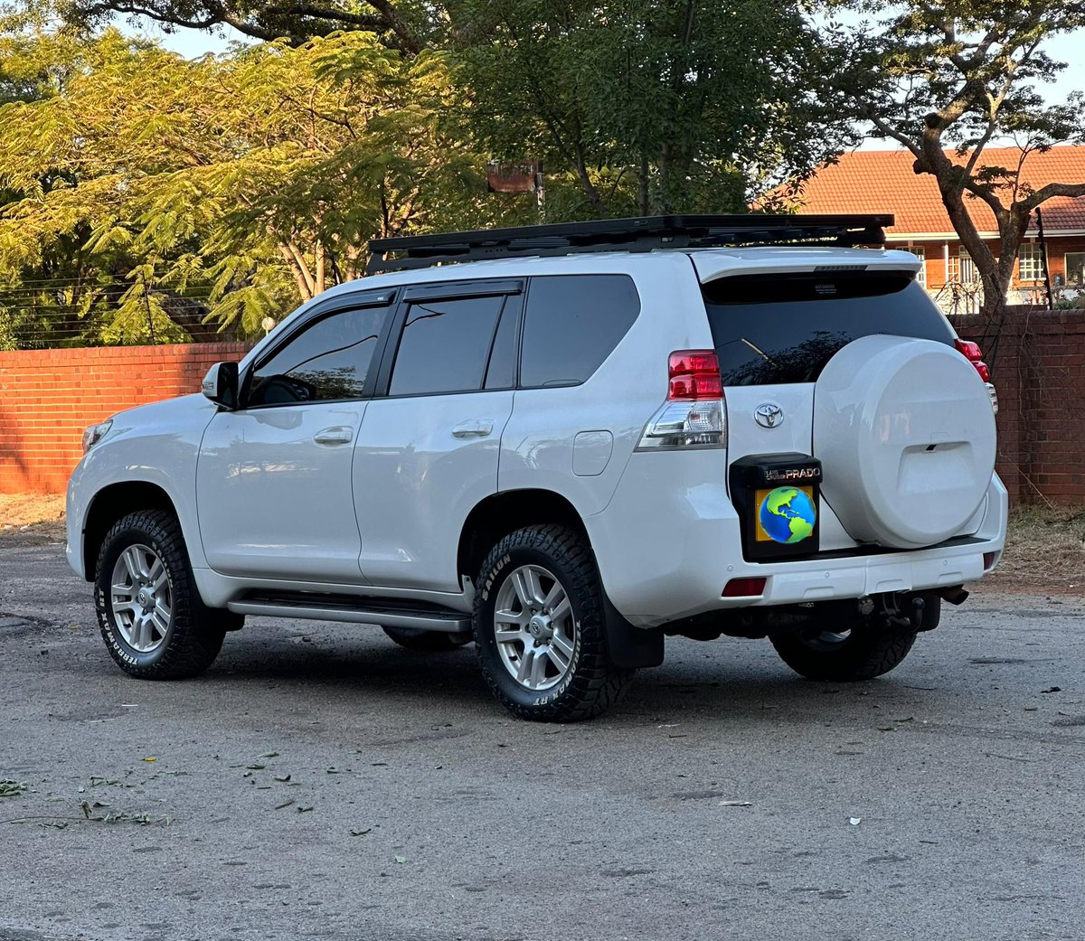 PTChimusoro's tweet photo. That roadtrip to Chimanimani, Nyanga, Hwange, Kariba, Gonarezhou, etc which you’ve been planning on doing for so long but procrastinating because you don’t have the right car for it.. 

Let’s make it happen, the Prado is now available for hiring!

WhatsApp +263719466200. https://t.co/oaYn7o3I6u