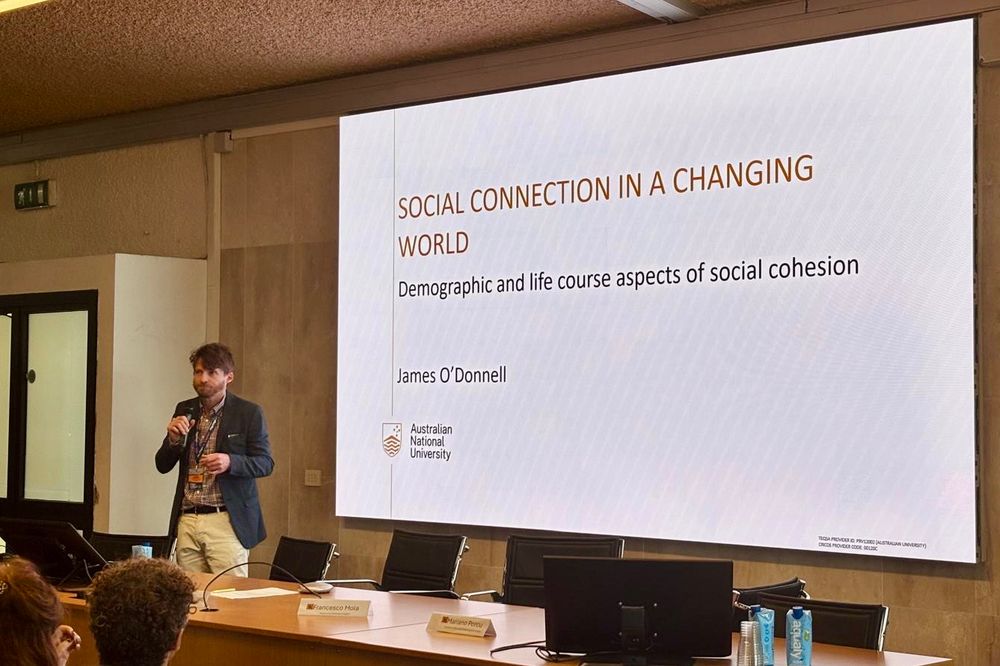 aisp_sis's tweet image. Live now: plenary session with the Australian Population Association (APA) #PopDays2025
👉 Social connection in a changing world: Demographic and life course aspects of social cohesion (James O’Donnell)
